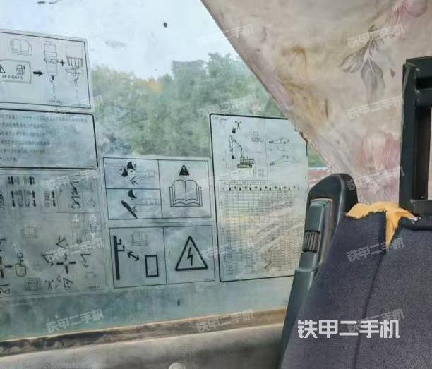 后窗玻璃角標(biāo)(駕駛室部分) 后窗玻璃角標(biāo)(駕駛室部分)
