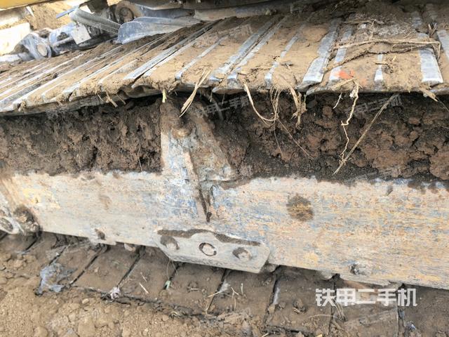 左驅(qū)動輪（行走機構(gòu)）