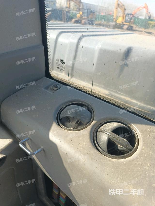 后窗玻璃角標(biāo)（駕駛室部分）