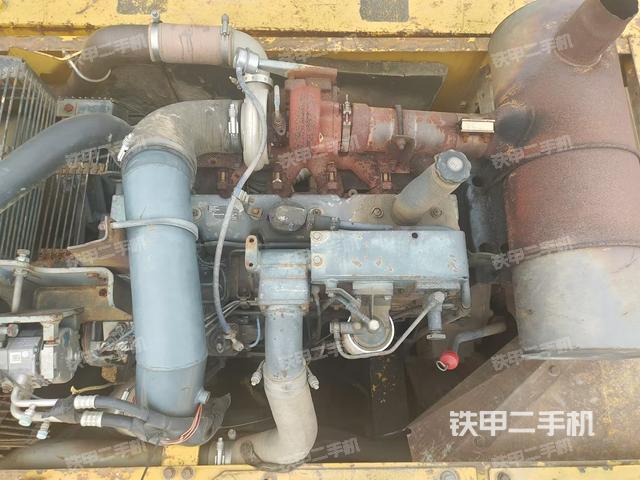 發(fā)動(dòng)機(jī)室（上車部件）