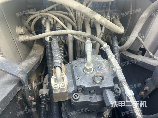 回轉(zhuǎn)馬達和主控閥（整機外觀）