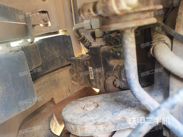 駕駛室頂部（整機(jī)外觀）