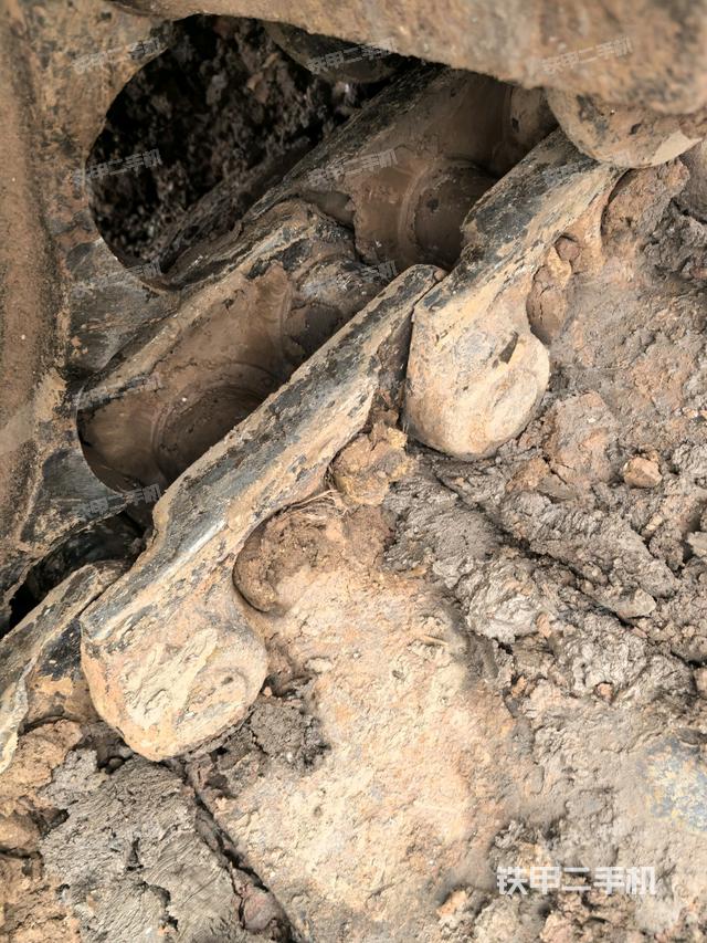 左驅(qū)動輪（行走機(jī)構(gòu)）