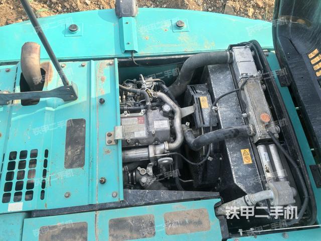 發(fā)動(dòng)機(jī)室（上車部件）