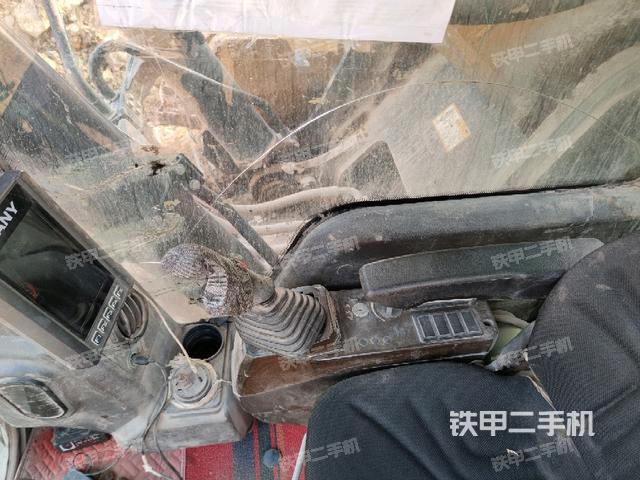 座椅右側(cè)控制臺/鑰匙門/油門/含右手柄（駕駛室部分）