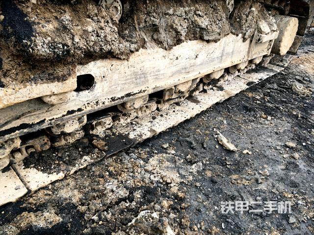 左側(cè)履帶整體?（行走機(jī)構(gòu)）