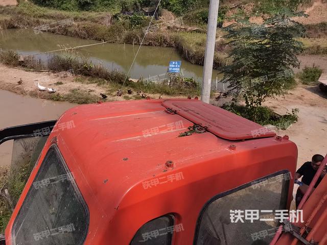 駕駛室頂部（整機(jī)外觀）