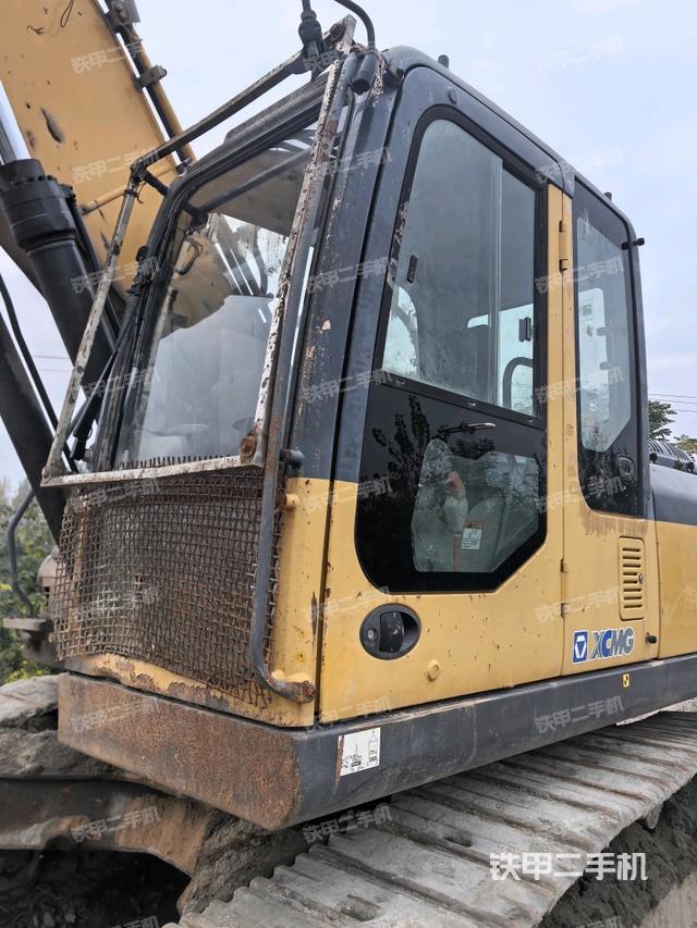 駕駛室正側(cè)（駕駛室部分）