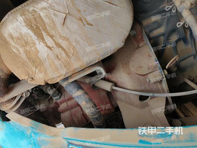 液壓泵艙室正面整體（整機(jī)外觀）