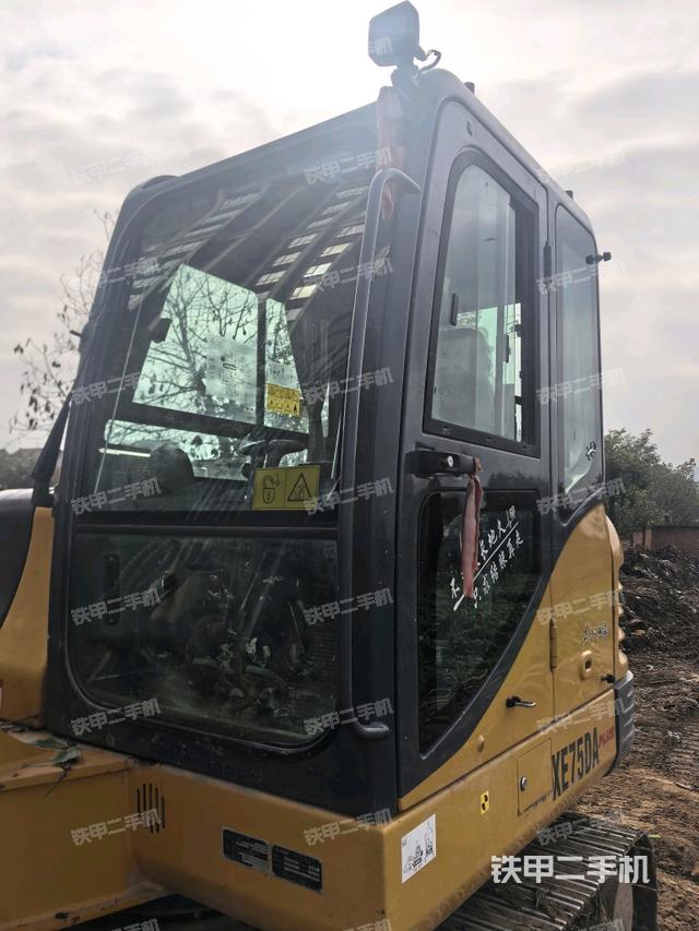 ?駕駛室正側(cè)（駕駛室部分）