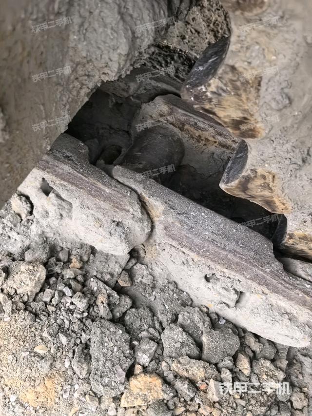 右側(cè)履帶整體（行走機(jī)構(gòu)）