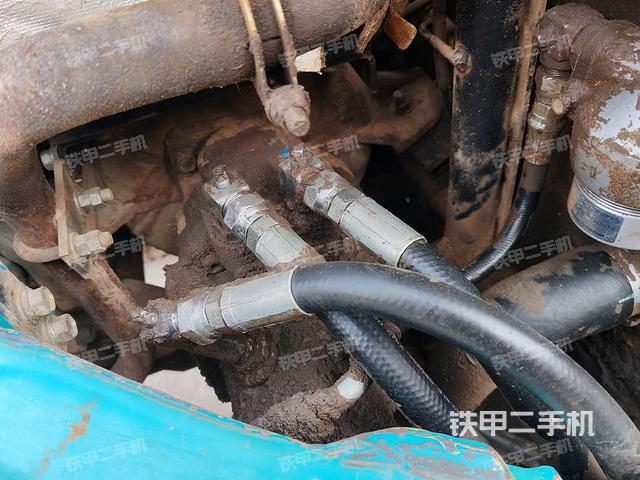 液壓泵艙室正面整體（整機(jī)外觀）