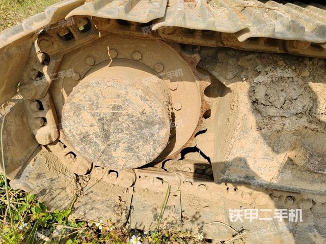 右側(cè)履帶整體(行走機(jī)構(gòu)) 右側(cè)履帶整體(行走機(jī)構(gòu))