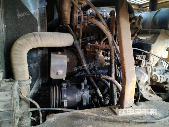 發(fā)動(dòng)機(jī)室（上車部件）