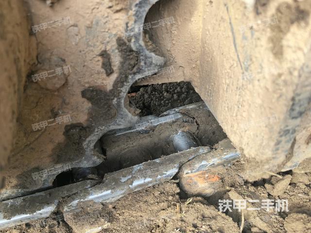 右側(cè)行走馬達蓋板（行走機構(gòu)）