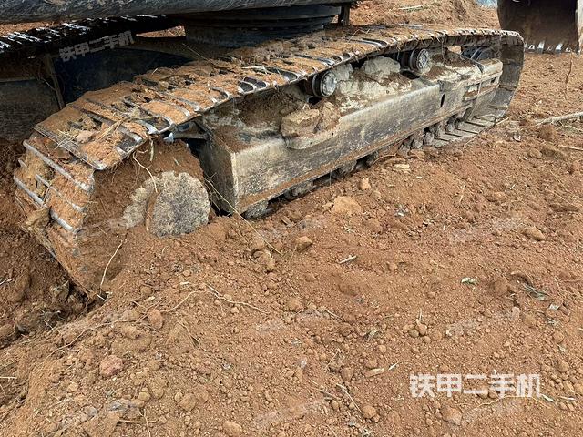 左側(cè)履帶整體?(行走機(jī)構(gòu)) 左側(cè)履帶整體?(行走機(jī)構(gòu))