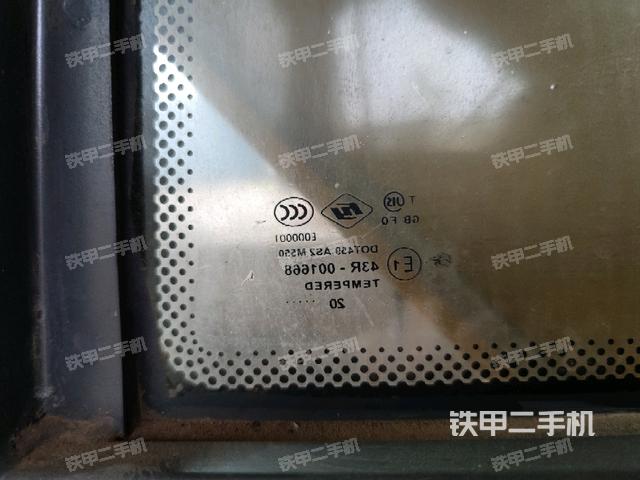 后窗玻璃角標(駕駛室部分) 后窗玻璃角標(駕駛室部分)