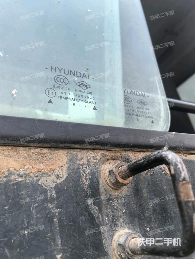 后窗玻璃角標(biāo)（駕駛室部分）