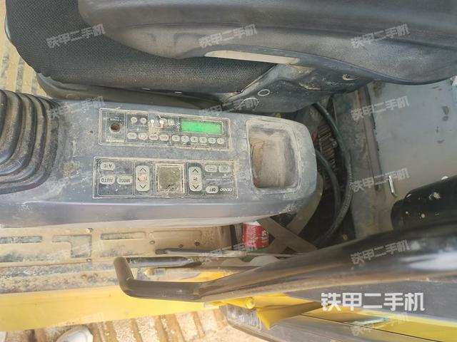 座椅左側(cè)控制臺(tái)/音響/含左手柄（駕駛室部分）