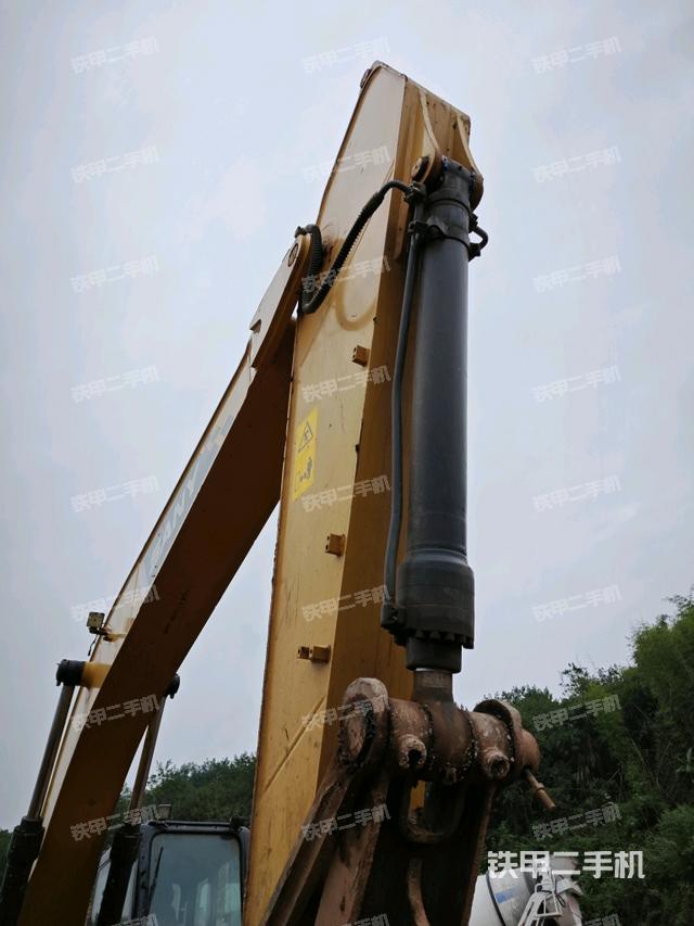 小臂整體右前(工作和回轉(zhuǎn)裝置) 小臂整體右前(工作和回轉(zhuǎn)裝置)