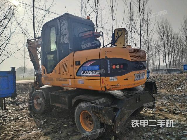 犀牛重工XN85-9X挖掘机的设备实拍-第2张实拍照片