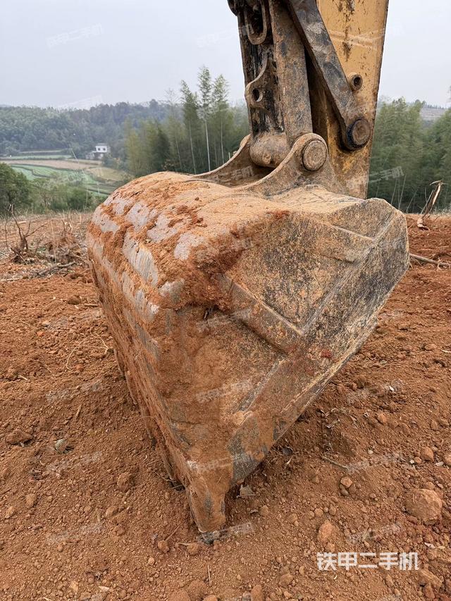 大臂油缸整體?豎拍(工作和回轉(zhuǎn)裝置) 大臂油缸整體?豎拍(工作和回轉(zhuǎn)裝置)