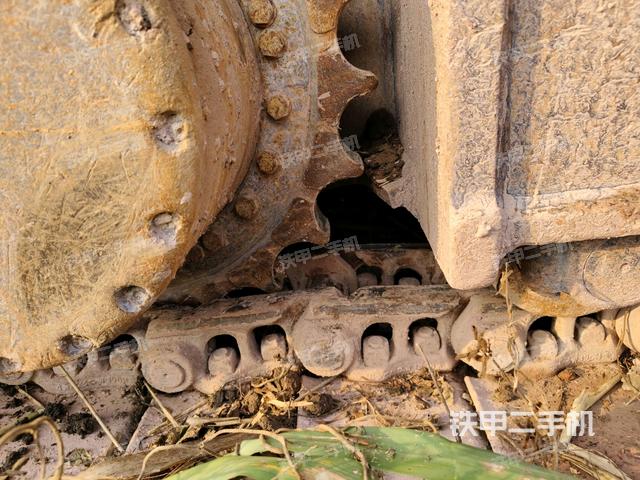 右驅(qū)動輪（行走機構(gòu)）