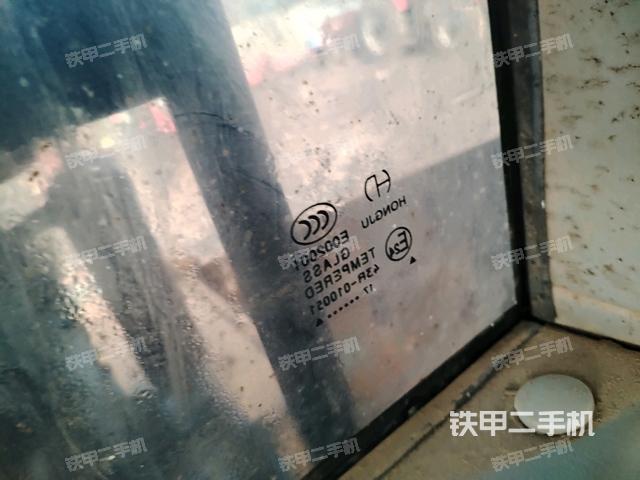 后窗玻璃角標(biāo)(駕駛室部分) 后窗玻璃角標(biāo)(駕駛室部分)
