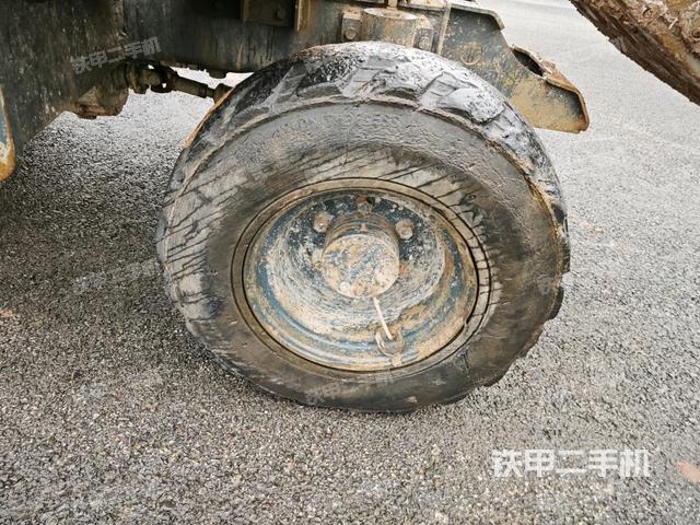 左導向輪(行走機構) 左導向輪(行走機構)