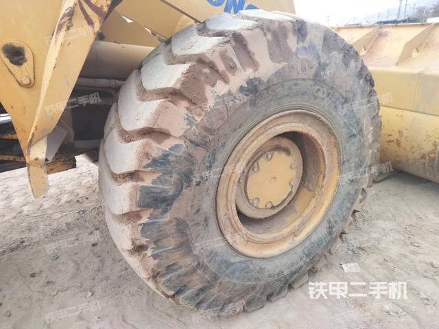 右前輪（行走機(jī)構(gòu)）