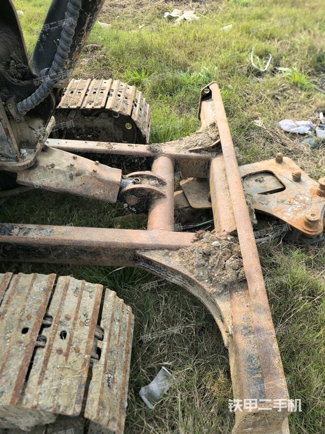 轉(zhuǎn)盤(pán)和下車架正前（工作和回轉(zhuǎn)裝置）