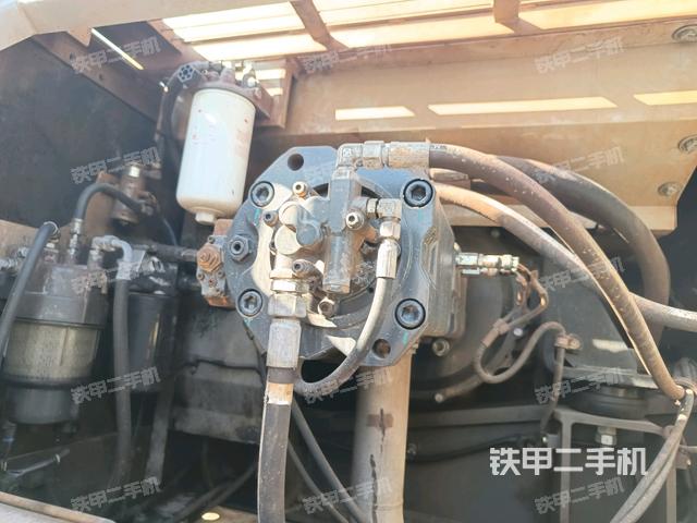 液壓泵斜45?左(大件艙室) 液壓泵斜45?左(大件艙室)