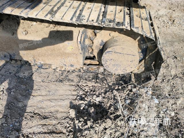 左驅(qū)動(dòng)輪（行走機(jī)構(gòu)）