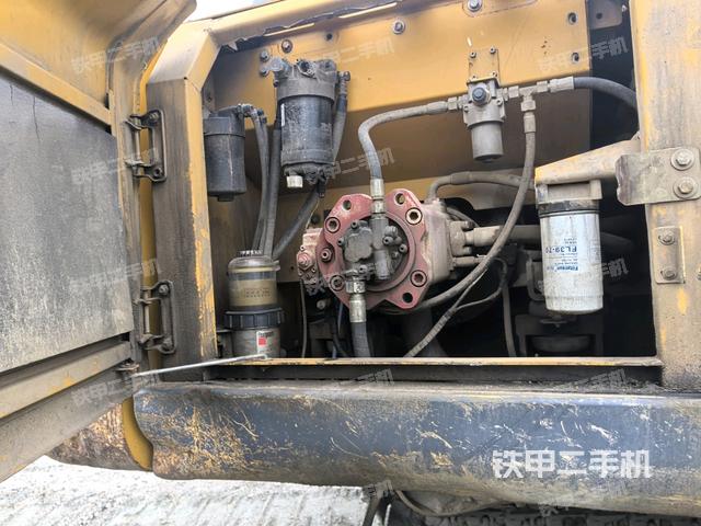 液壓泵斜45?左（大件艙室）