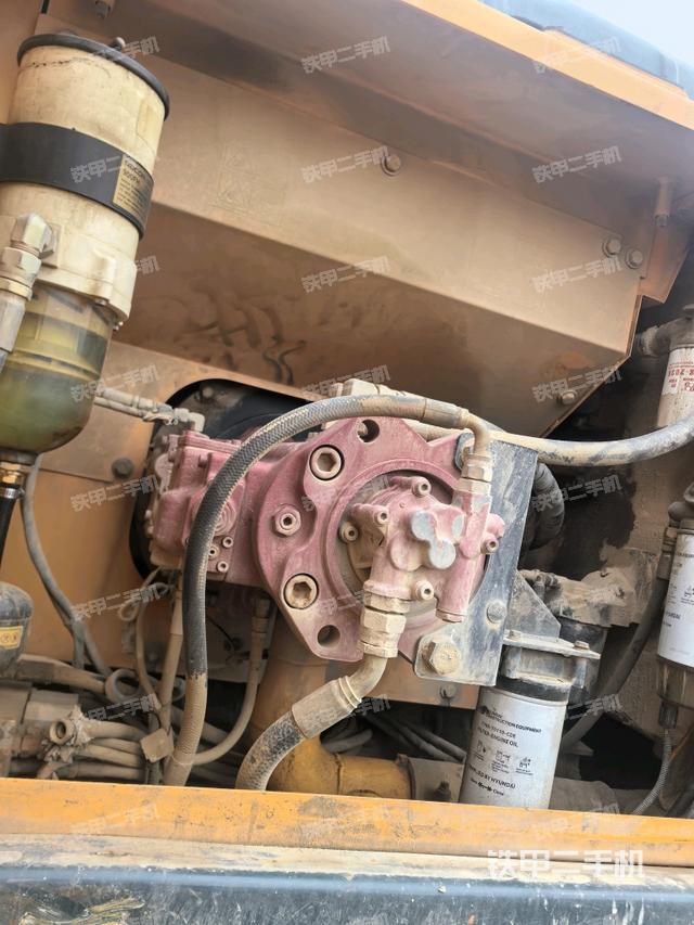 液壓泵斜45?左（大件艙室）