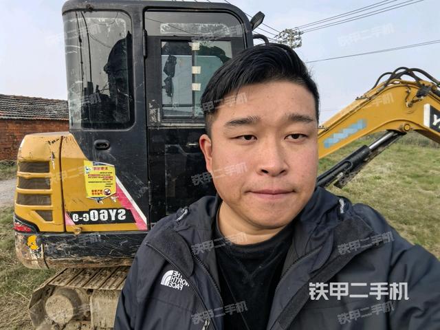 三一重工SY55C挖掘机的设备实拍-第1张实拍照片