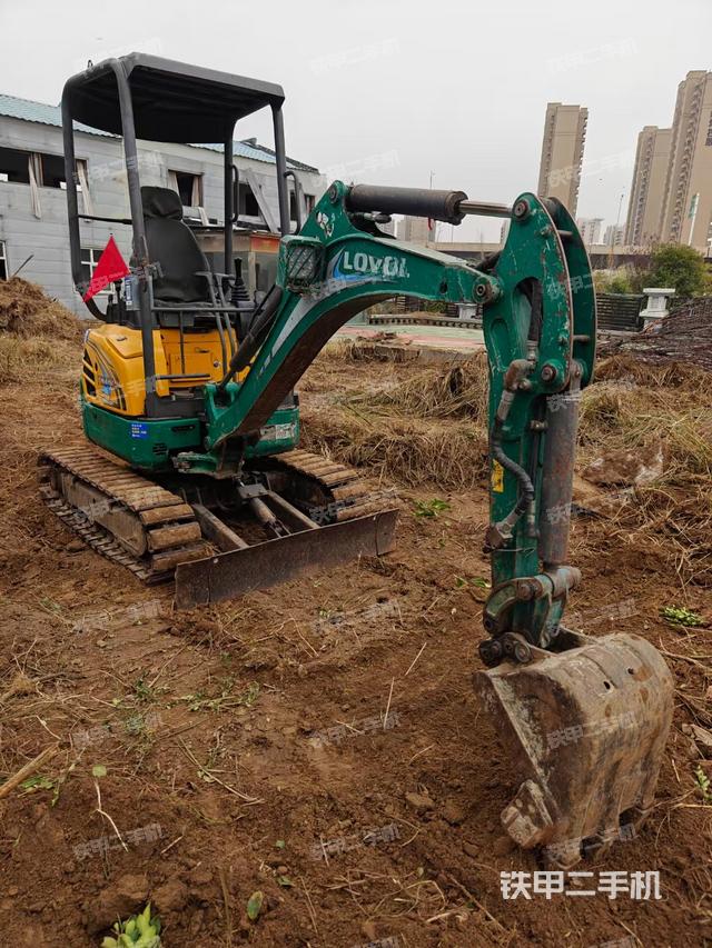 駕駛室整體（整機外觀）