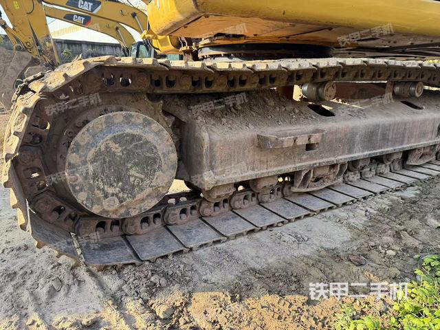 單側(cè)履帶整體（整機(jī)外觀）