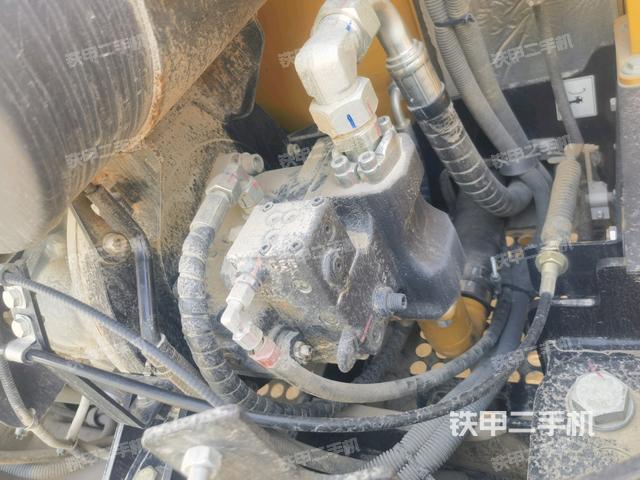 液壓泵艙室正面整體（整機(jī)外觀）