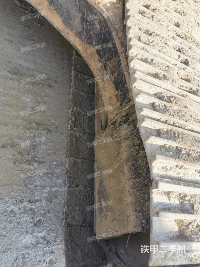 單側(cè)履帶整體（整機(jī)外觀）