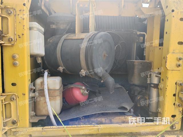 散熱器正面(大件艙室) 散熱器正面(大件艙室)