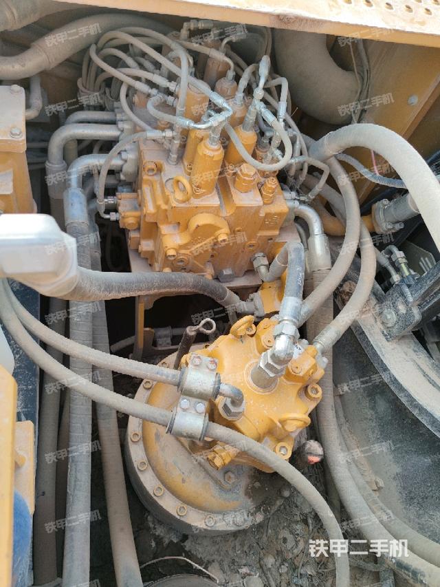 回轉(zhuǎn)馬達(dá)（上車部件）