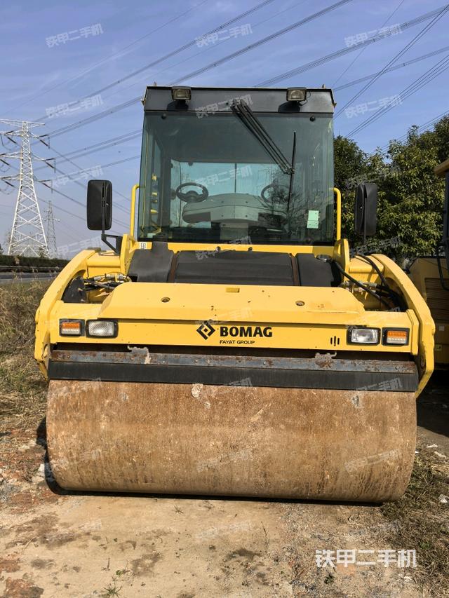 整機(jī)左側(cè)(設(shè)備外觀及核心部件) 整機(jī)左側(cè)(設(shè)備外觀及核心部件)