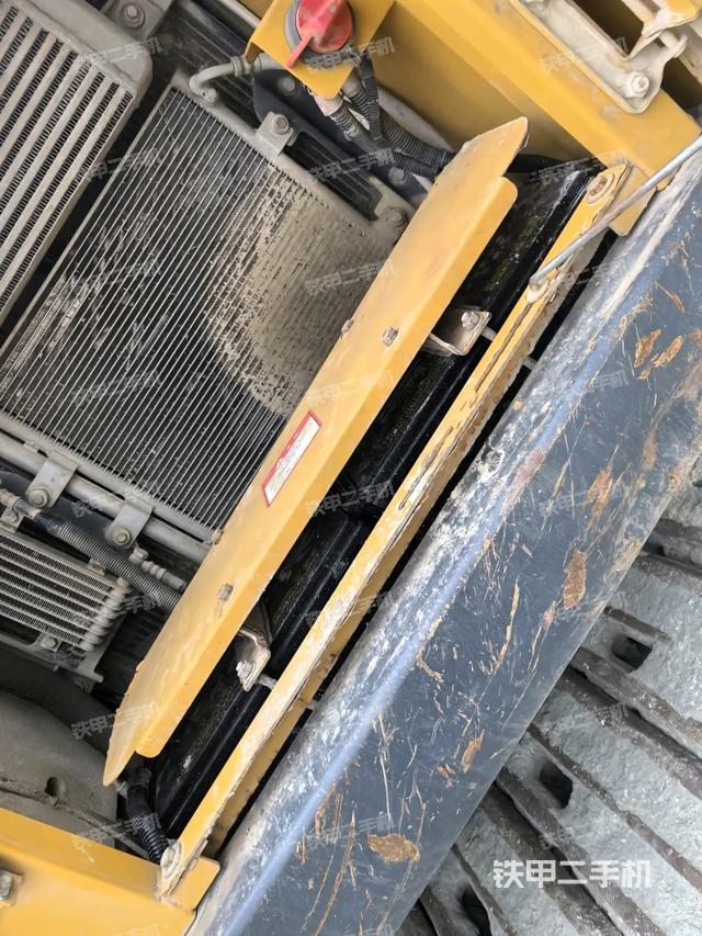 電瓶（大件艙室）