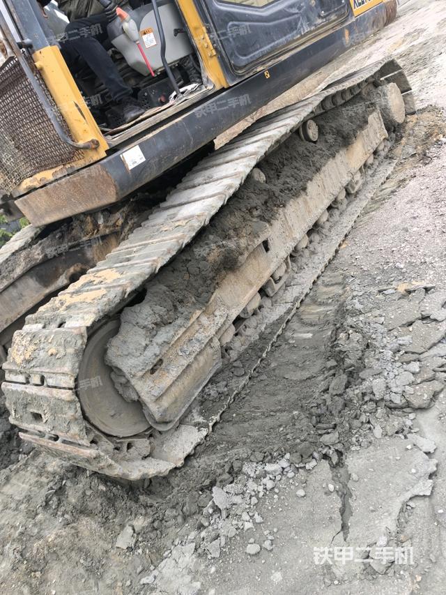 左側(cè)履帶整體?（行走機(jī)構(gòu)）