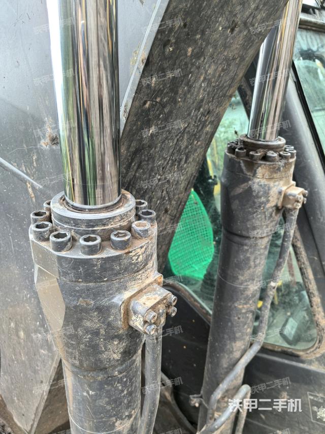 大臂油缸整體?豎拍（工作和回轉(zhuǎn)裝置）