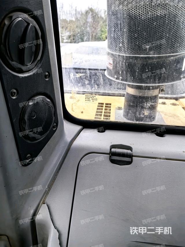 后窗玻璃角標(biāo)（駕駛室部分）