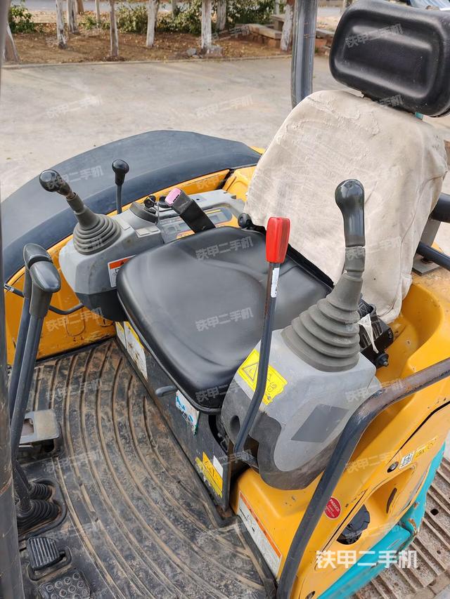 駕駛室整體（整機(jī)外觀）