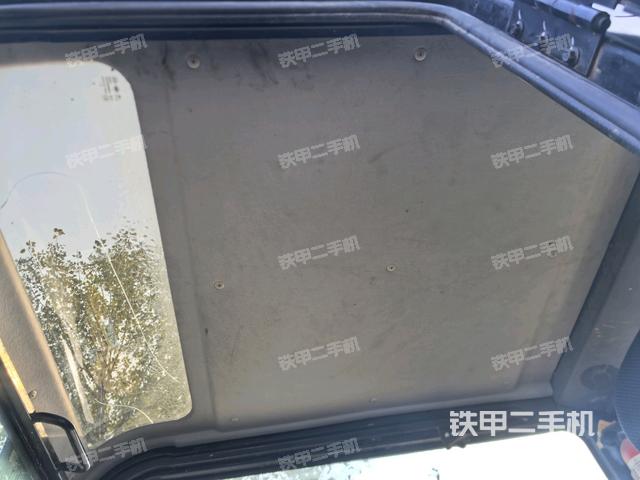 后窗玻璃角標(駕駛室部分) 后窗玻璃角標(駕駛室部分)
