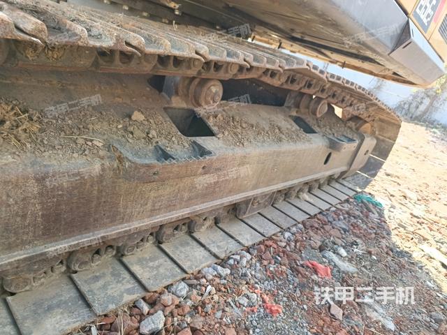 左側(cè)行走馬達蓋板（行走機構(gòu)）